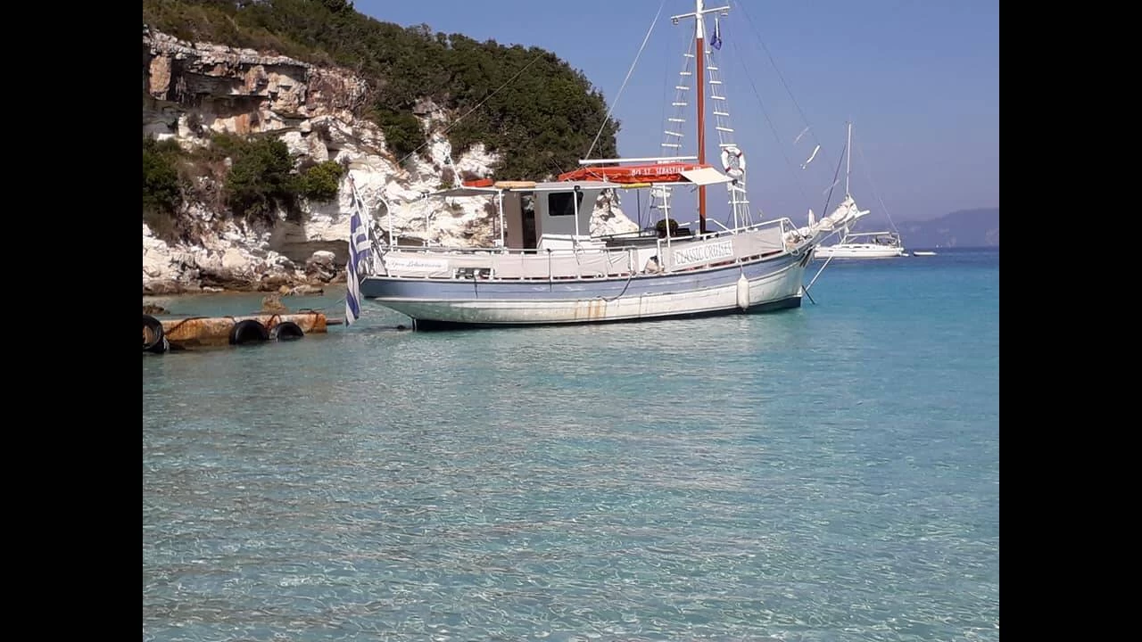 «Άγιο Σεβαστιανό»: Το πιο παλιό ξύλινο καράβι των Παξών και ο καπετάνιος του